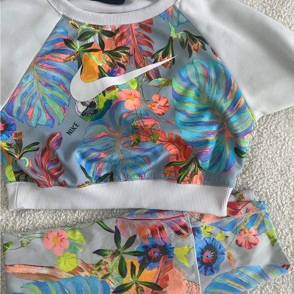 NIKE white and tropical print pullover - Picture 6 of 9